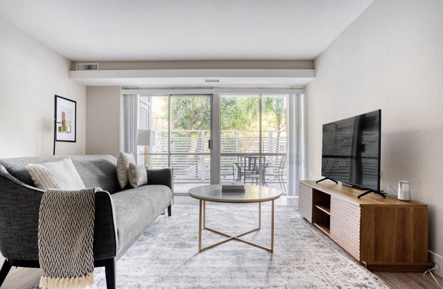 Hip Sunnyvale 1BR w/W/D, Gym & Pool, 10 min to FB & Google, by Blueground