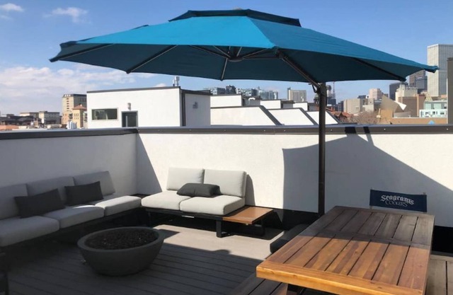 Hip Townhome w/ Rooftop Views - Walk to Everything