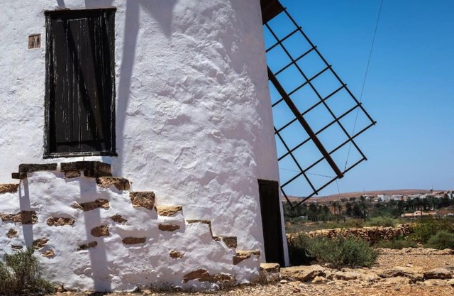 Histórica Villa con molino de viento