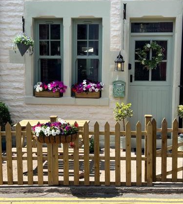 Historic 1600’s The Grocer’s Cottage