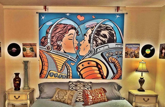 Historic 1902 Vinyl Loft Downtown Guthrie