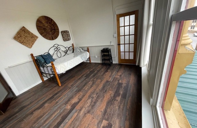 Historic 2 BR Opera House Loft w/Downtown View, Wifi, and A/C