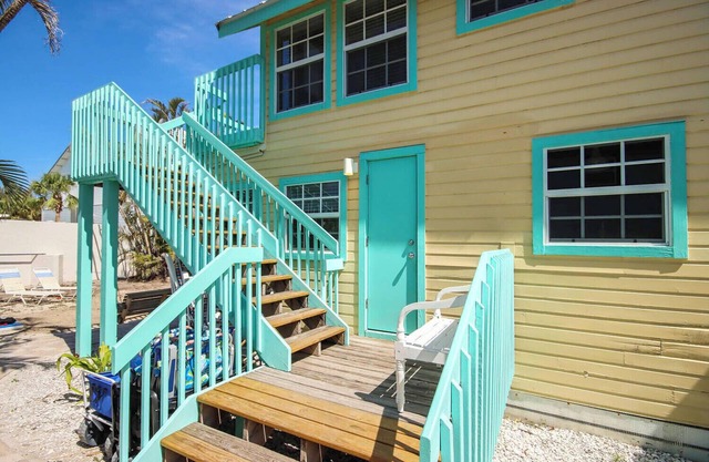 Historic 3BR Cottage with Optional Upstairs Suite, Steps to Beach & Village