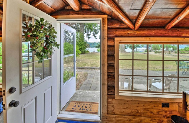 Historic Belfair Cabin Abode on the Hood Canal!