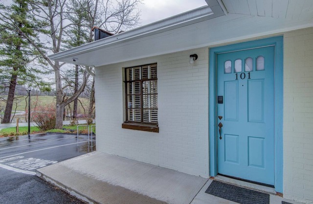 Historic Blue Ridge Tourist Court - Suite