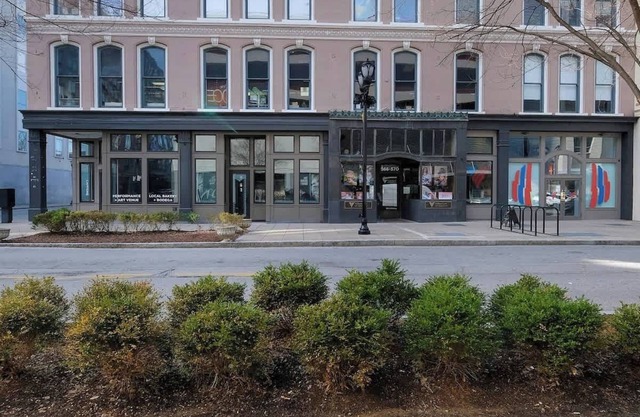 Historic Charm, King Bed in Downtown Louisville