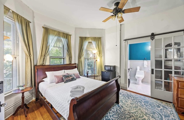 Historic Clifton Stay | Prime Loc Near Attractions