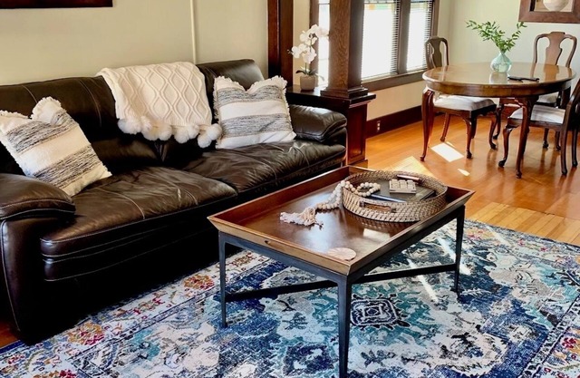 Historic Downtown Flat, No. 2
