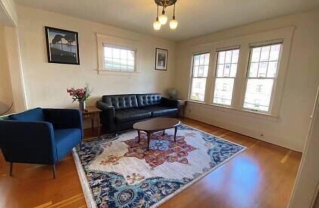 Historic Downtown Flat, No. 3