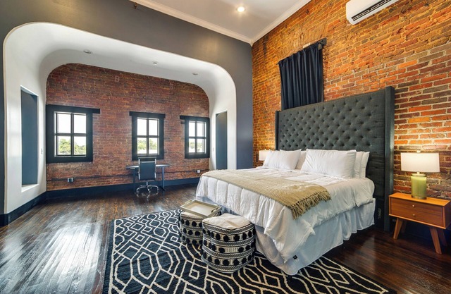 Historic Downtown Location: Marshall Studio Escape