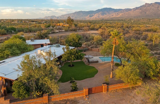 Historic Estate | Mnt Views | Pool | W/Guest House