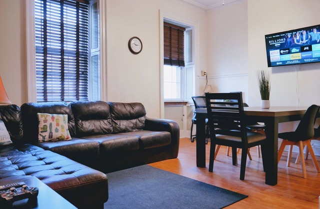 ✨Historic Full Amenities 2BR Apt @ Downtown Albany
