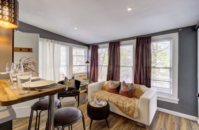 Historic Hideaway | Walk to Overton Park & Bars