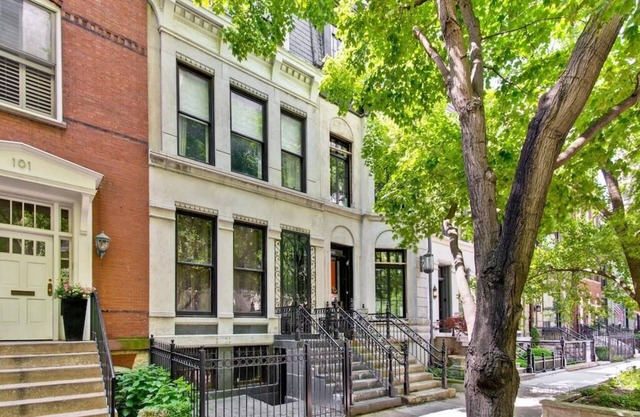 Historic luxury townhouse on Chicago's Gold Coast