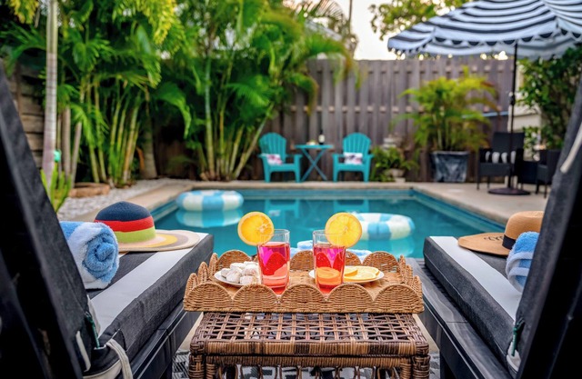 Historic Resort sleeps 17 w/Heated Saltwater pool