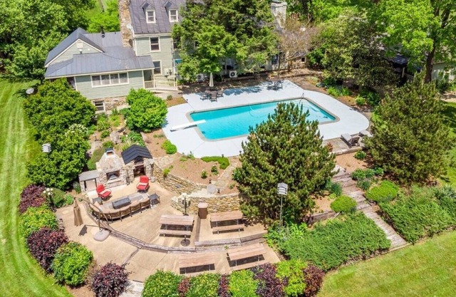 Historic Buckskin Manor in Virginia wine country