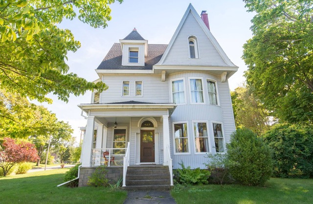 Historic Victorian Vacation Home - The Blacker House