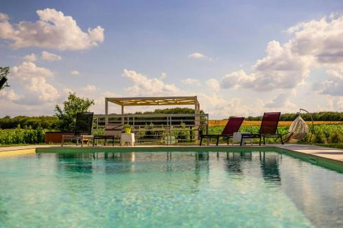 Historic Villa Overlooking Cortona Vineyards