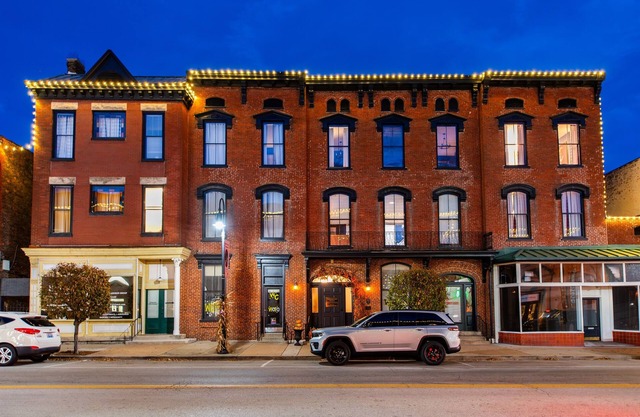 Historic Woodford Buffalo Trace Distil - Sleeps 24