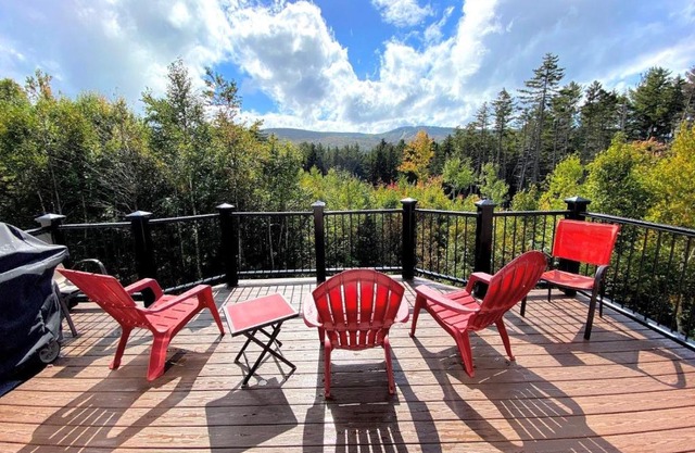 HL96 Single family home with views and lots of space Privacy convenience AC and style