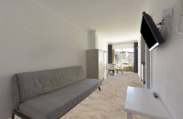 Holiday Apartment “Macarena” in Playa San Juan with Mountain View and Balcony