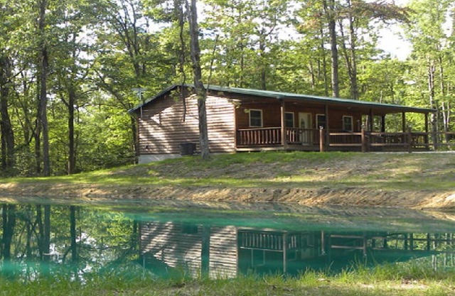 Hocking hills backwoods retreat -Whispering Winds