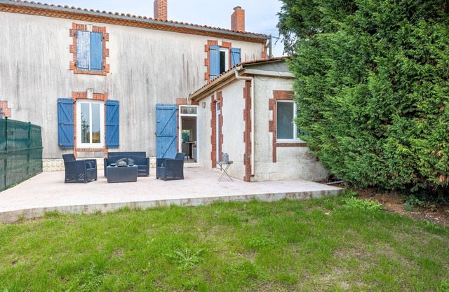 Holiday Home 'Gite Les Garnes 4 Personnes' with Private Terrace, Private Garden and Wi-Fi