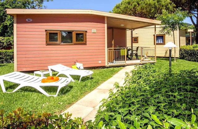 Holiday house with 14 sqm covered and furnished veranda