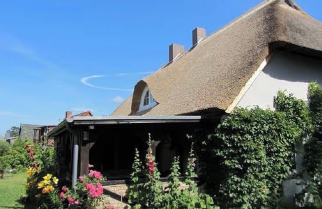 Holiday Apartment 'Koras Dachkammer' with Private Garden
