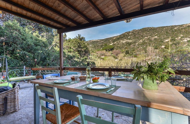 Holiday Apartment "Casetta Delle Mimose" with Sea View, Private Terrace & Wi-Fi