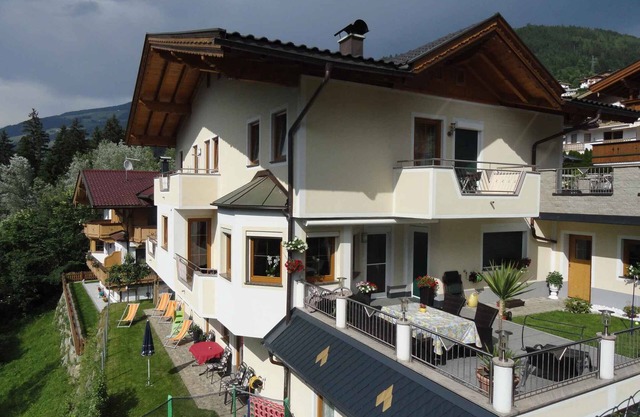 Holiday apartment with view of the mountains