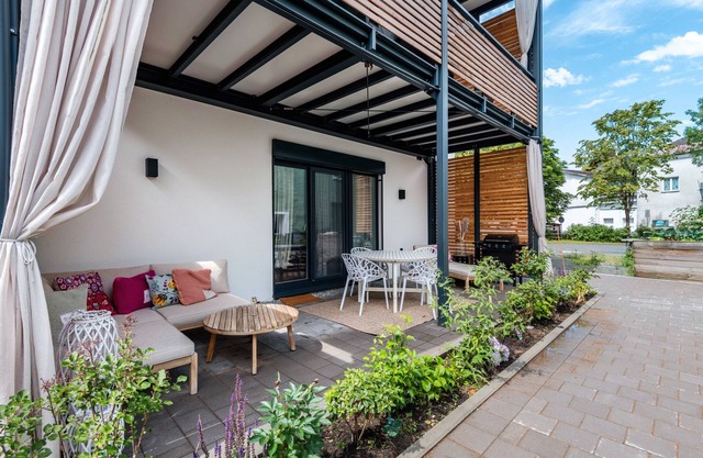 Holiday Apartment 'bei Thérèse Eg+Zusatzzimmer' with Terrace and Wi-Fi