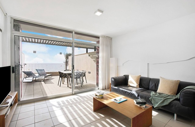 Holiday Apartment 'Casa Médano 16 By Médano Rentals' with Sea View, Terrace and Wi-Fi