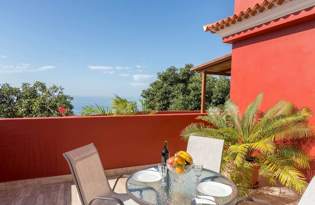 Holiday Apartment “Casa Quintana - Apartamento Ángela” with Sea View and Terrace