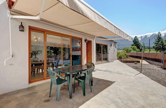 Holiday Apartment "Casita Ana" with Mountain View & Private Terrace