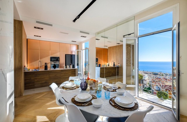 Holiday Apartment 'De luxe Bluesky' with Terrace, Balcony & Wi-Fi