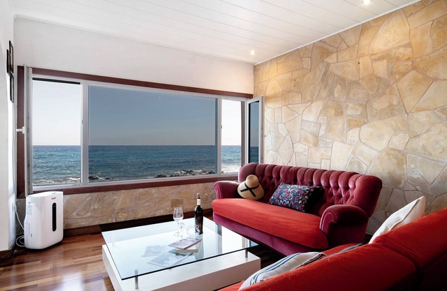 Holiday Apartment "El Mar Y Tú" with Sea View & Wi-Fi