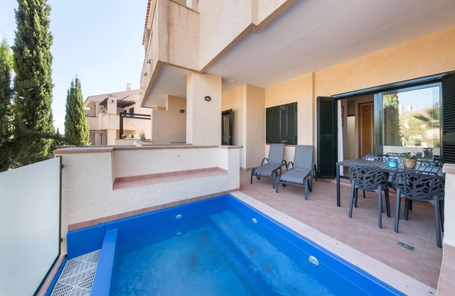 Holiday Apartment "El Oasis Malasia 16 Bajo A" with Shared Pool, Private Terrace & Wi-Fi