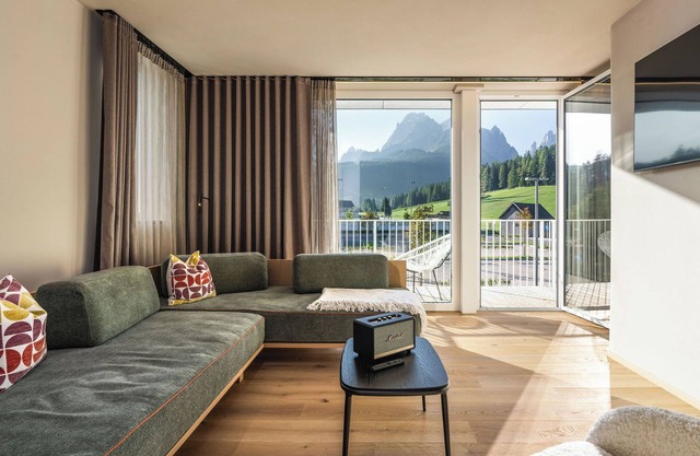 Holiday Apartment in a Hotel 'Apartment Relax' with Mountain View, Shared Garden and Wi-Fi