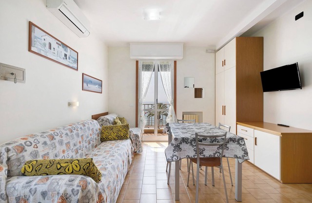 Holiday Apartment "Numero 7" with Sea View, 2 Balconies & Wi-Fi