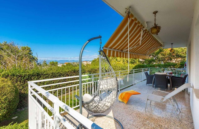 Holiday apartment mit Klimaanlage und Terrasse