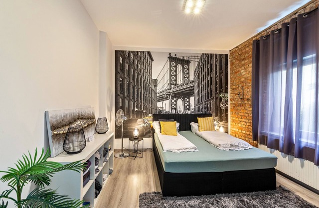 Holiday Apartment 'New York' with Shared Terrace, Shared Garden & Wi-Fi