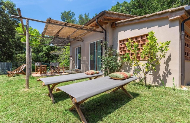 Holiday apartment Pomaia for 1 - 5 persons with 2 bedrooms - Holiday house