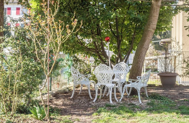 Holiday Apartment "Room with Kitchenette Kletterrose" near the Old Town Center