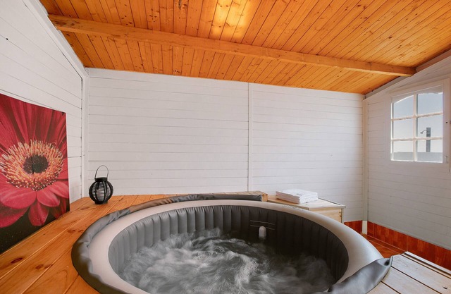 Holiday Apartment "Verode" with Sea View, Shared Terrace & Wi-Fi