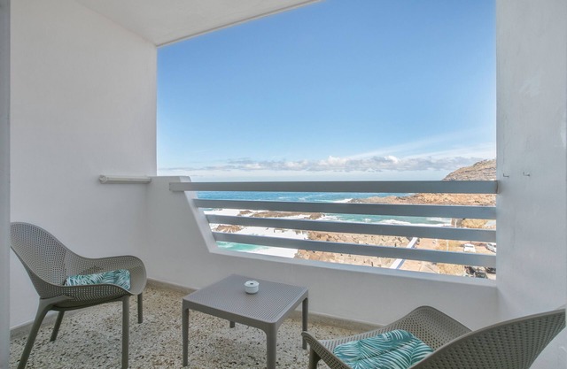 Holiday Apartment 'Vv Tamara Sunset Suite' with Sea Views, Private Terrace and Wi-Fi