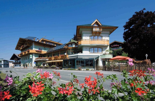 Holiday apartment with wellness area and outdoor pool