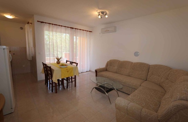 Holiday apartment with air conditioning and Internet