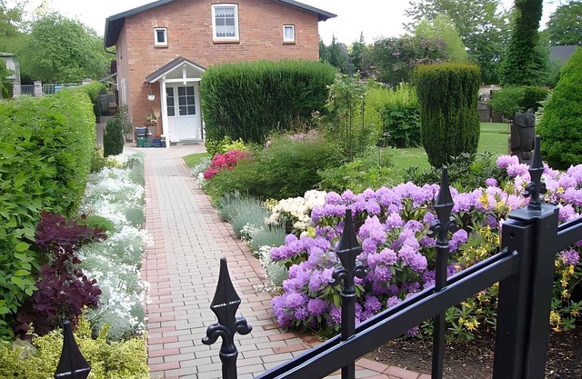 Holiday apartment with garden