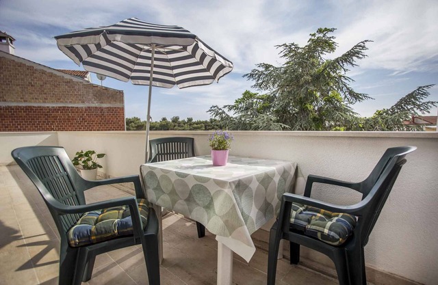Holiday apartment with sea view